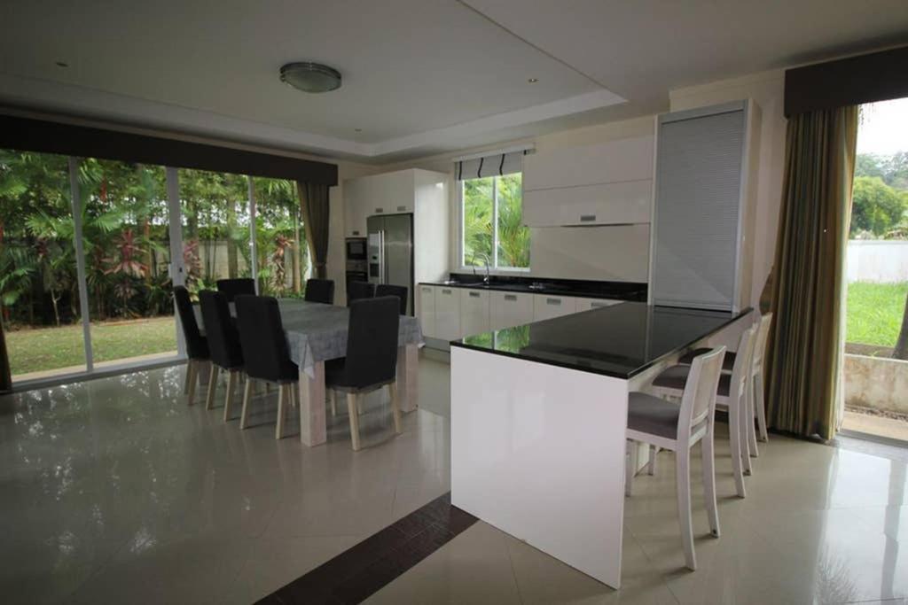 4 Bedroom Villa Kamala Beach Phuket Exterior foto